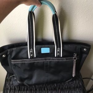 Coach tote medium in black poly satin